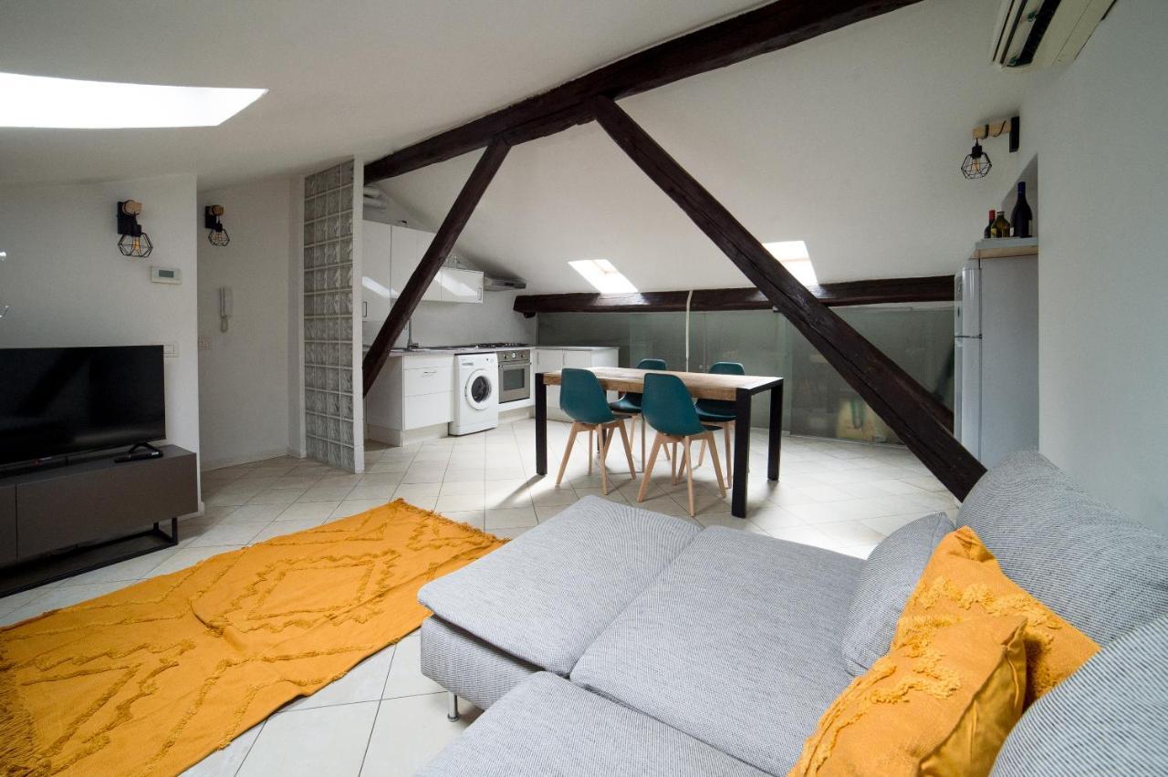 Hbhall Navigli 30 Apartment มิลาน ภายนอก รูปภาพ